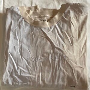 #28 CALVIN KLEIN WOMEN TOP